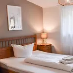 Jaegerhaus 宾馆 *