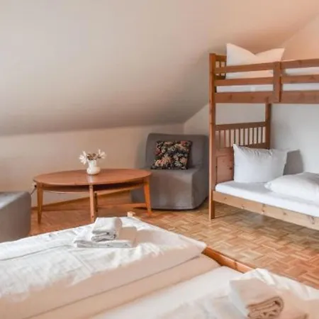 Jaegerhaus Inn *